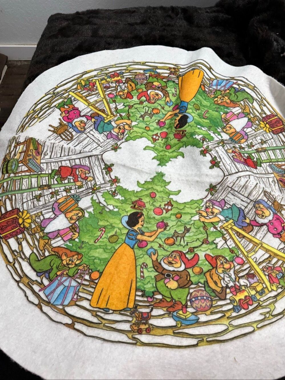 RARE Vintage Walt Disney Snow White & the Seven Dwarfs Felt Christmas Tree Skirt